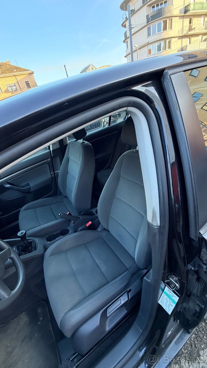 🚗 Volkswagen Golf 1.9 TDI 77 kW – KLIMA - 14