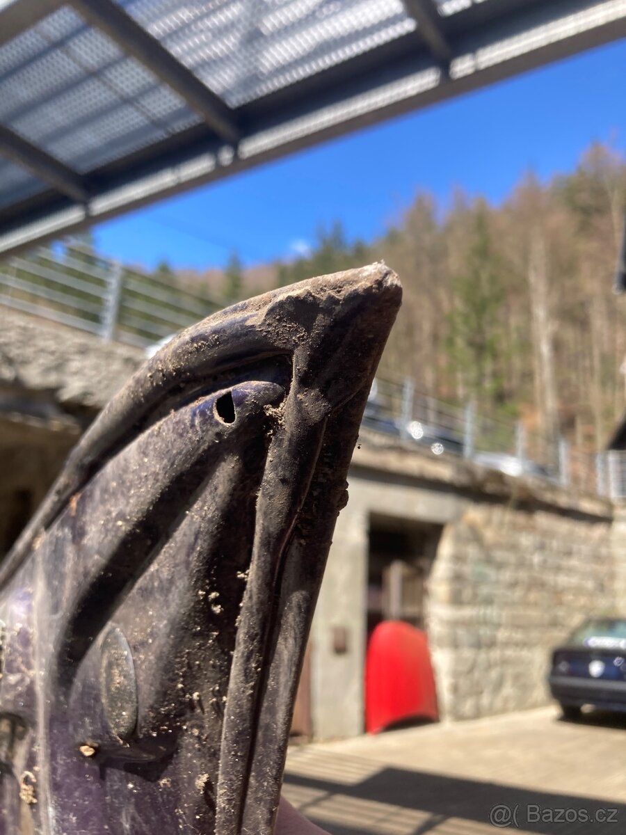 Kapota BMW E34 technoviolet - 14