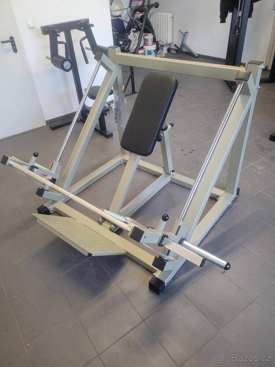 Posilovací stroje typu Hammer - 14