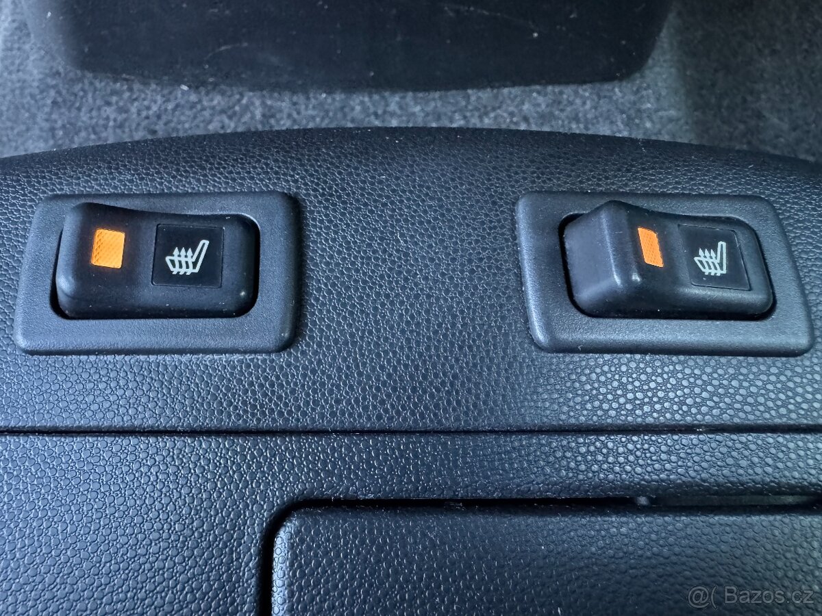 Mazda 5 1,8 i,16V,85kW,7 míst - 14