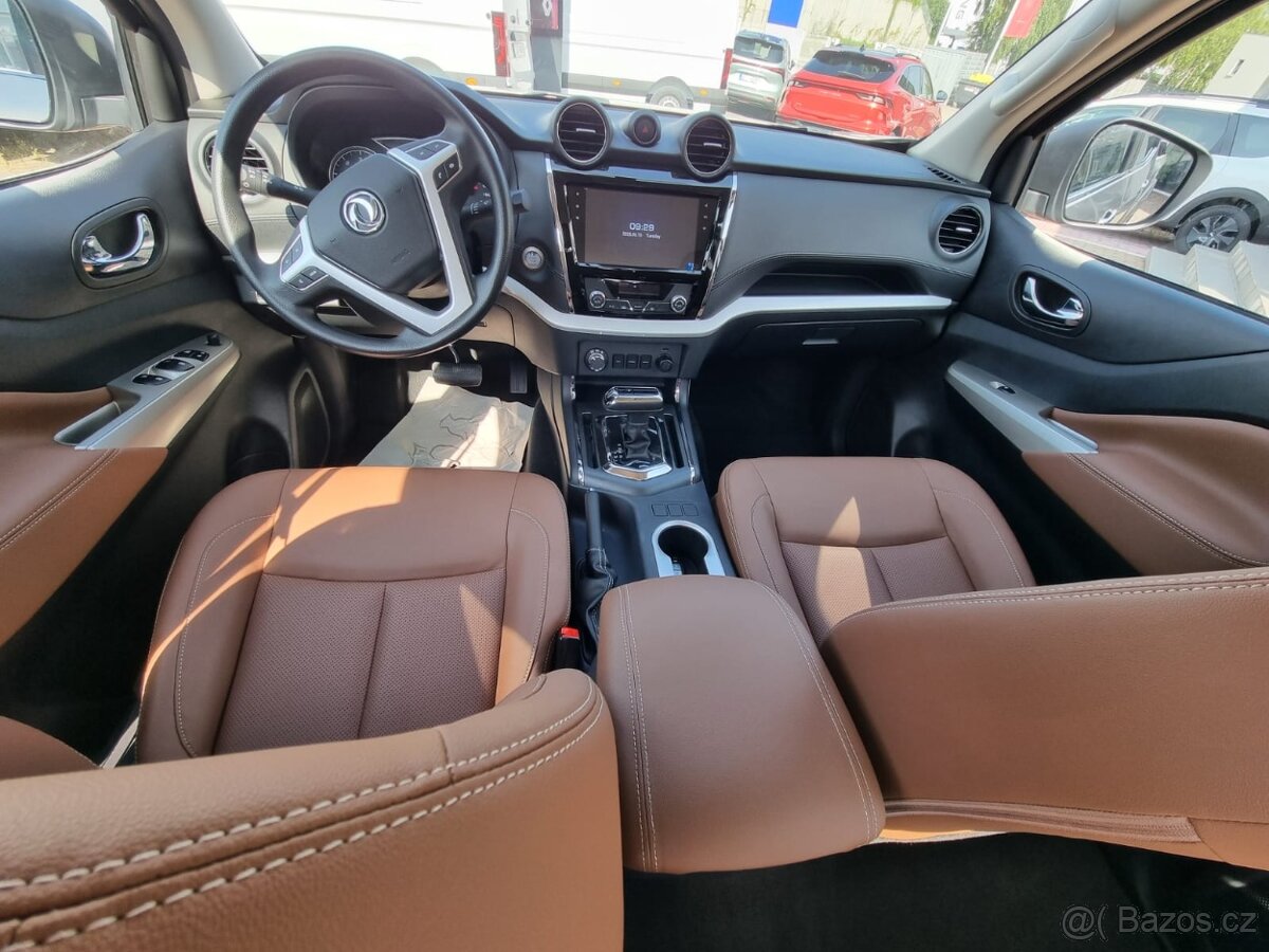 Dongfeng DF 6, 4WD AT MID - 14