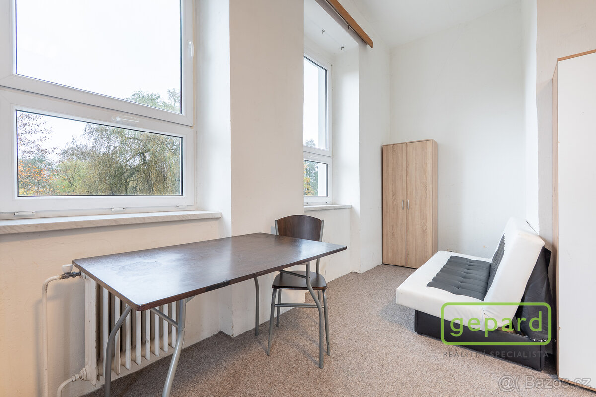 Prodej budovy s byty a garážemi jen 2km od jezera Medard– So - 14