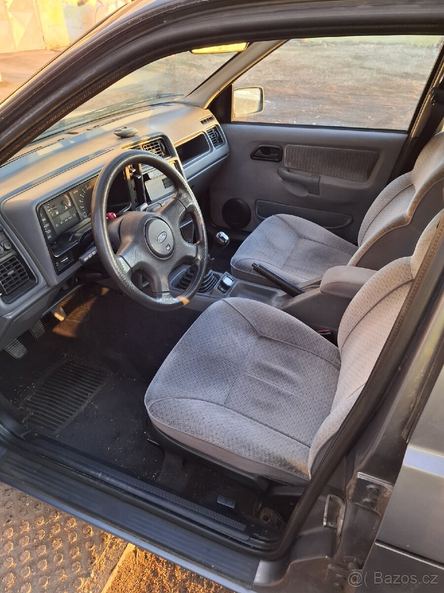 Ford Sierra 1.8 Ghia 1990 - 14