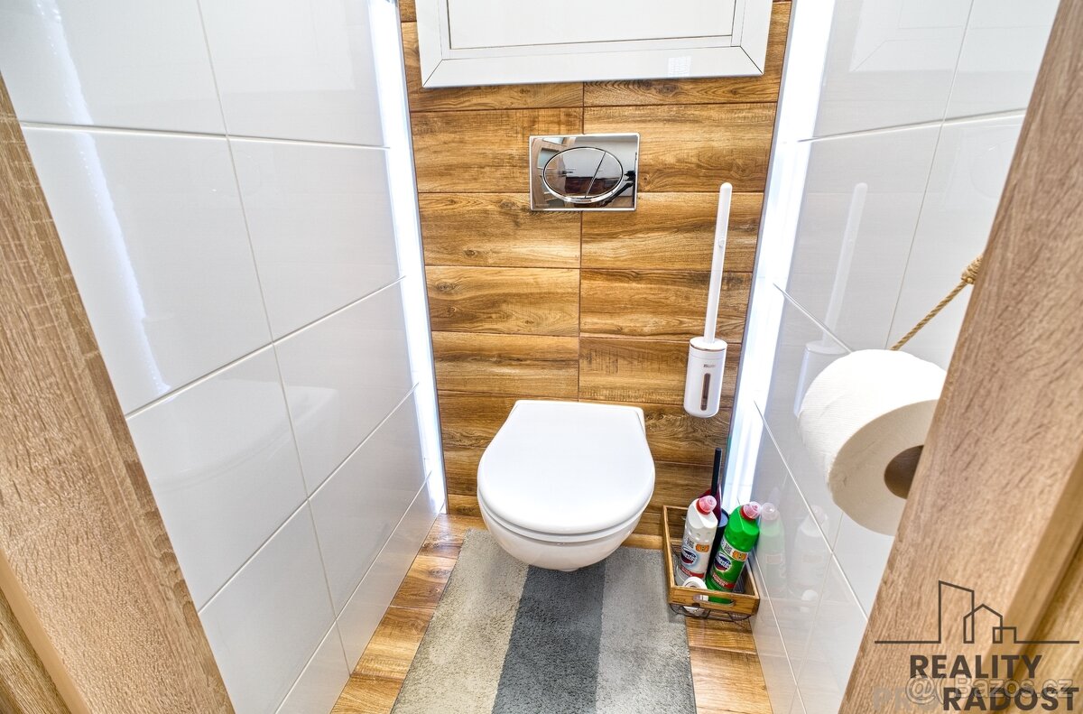 Prodej stylového bytu 3+1 se zasklenou lodžií na ul Horymíro - 14