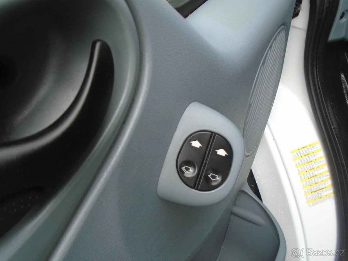 Ford Transit 2.2 TDCi 9 míst L3H3 Klima - 14