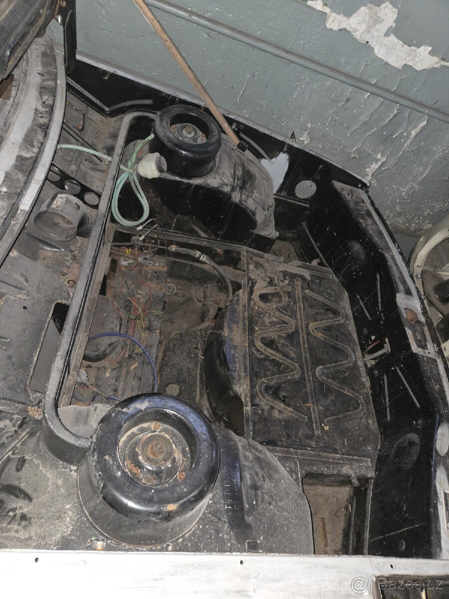 Tatra 613-1 (3) s TP - 14