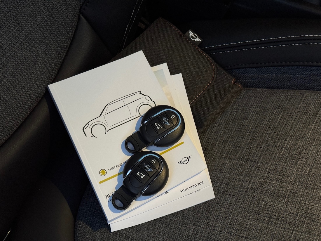 Mini Cooper SE ELEKTROMOBIL / SoH 100% / top výbava / DPH - 14