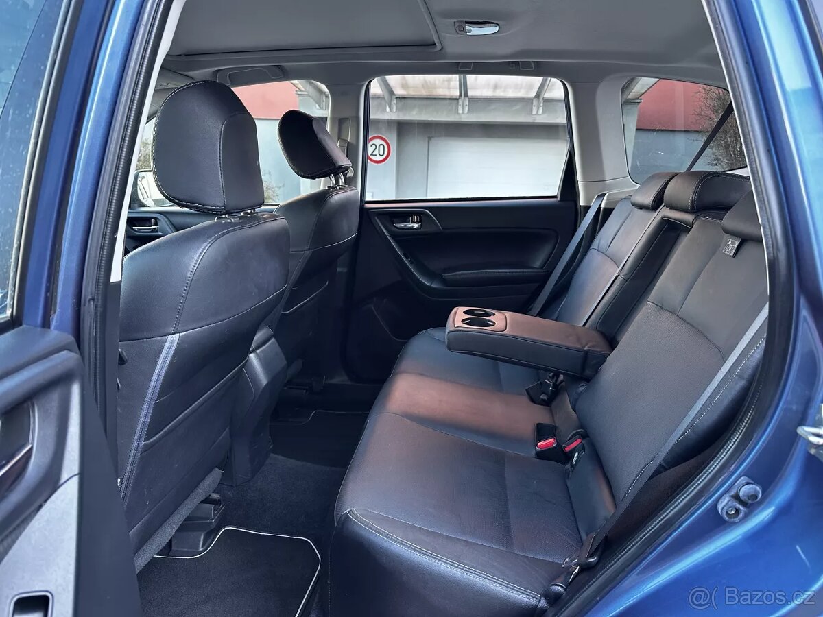 Subaru Forester SJ 2.0 D 4x4 Kůže Navi Xenony Panorama Tažné - 14
