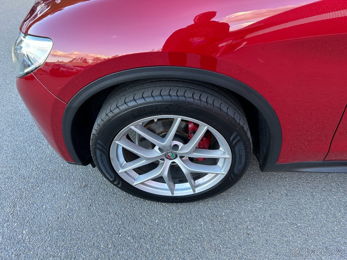 Alfa Romeo Stelvio 2.0T SUPER Q4 206kW - 14