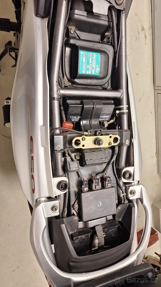 Suzuki XF 650 Freewind - 14