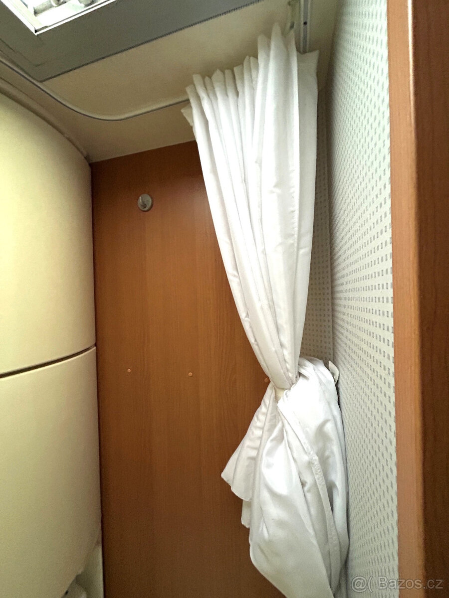 Knaus Royal 580, PALANDY, PŘEDSTAN - 14