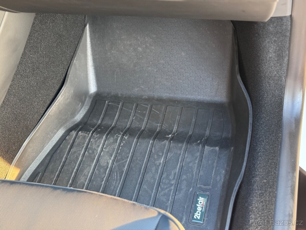 Tesla Model 3 Long Range AWD - 14