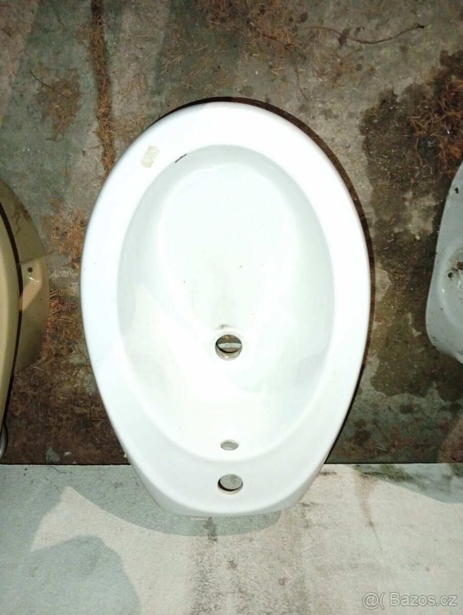 Umyvadla, bidety a WC - 14