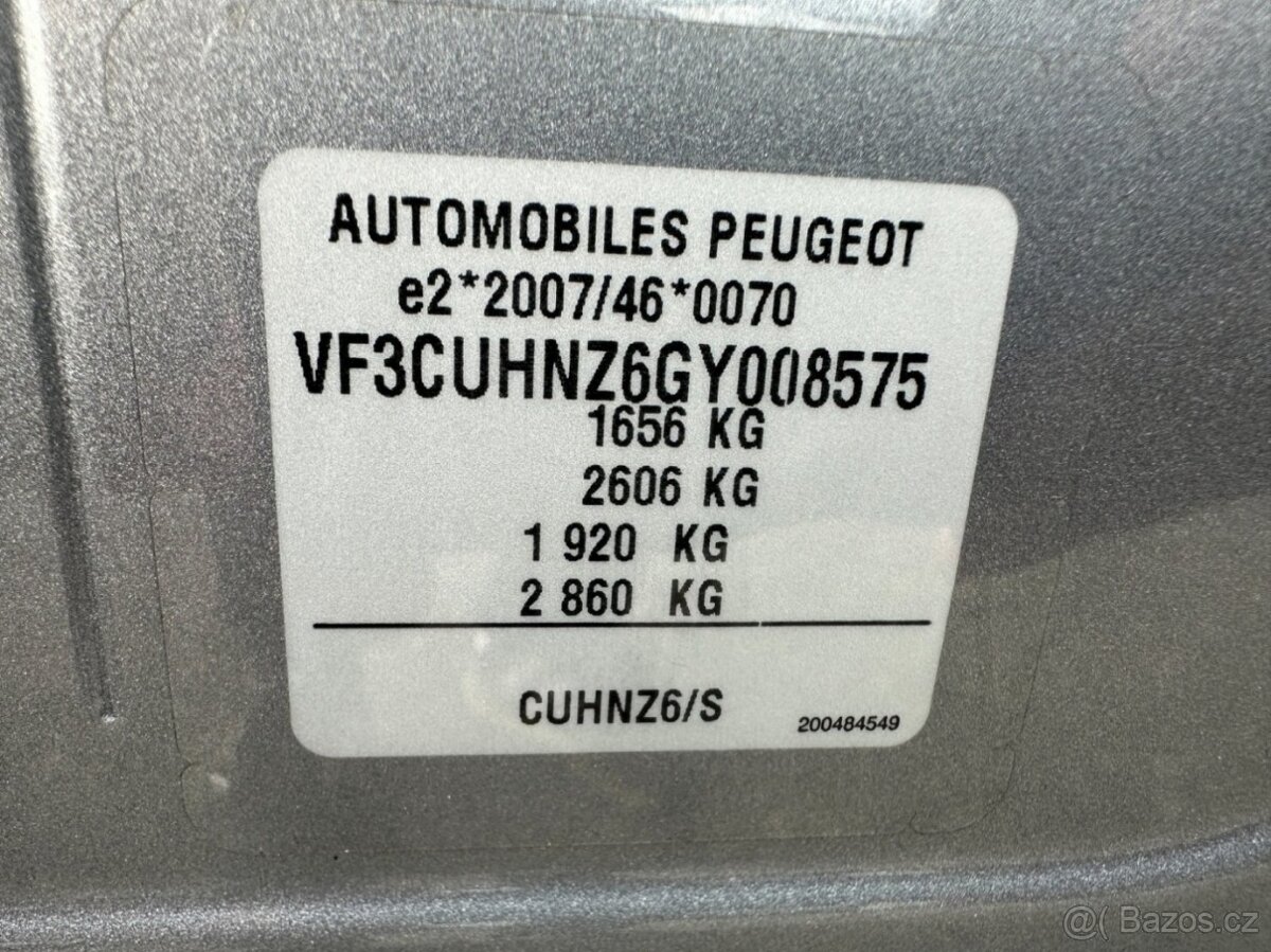 Prodáváme Peugeot 2008 1.2T 81kw Allure - 14