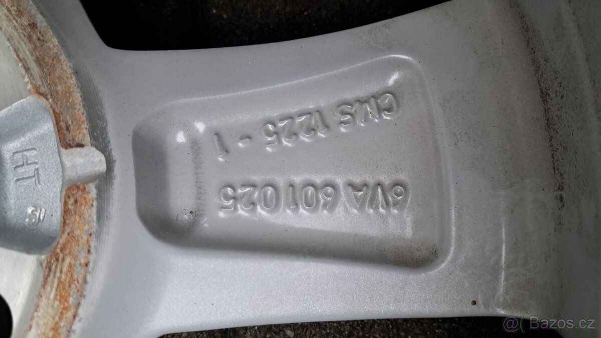 Prodám zimní original alukola Škoda Fabia 185 65 R15 5x100 - 14