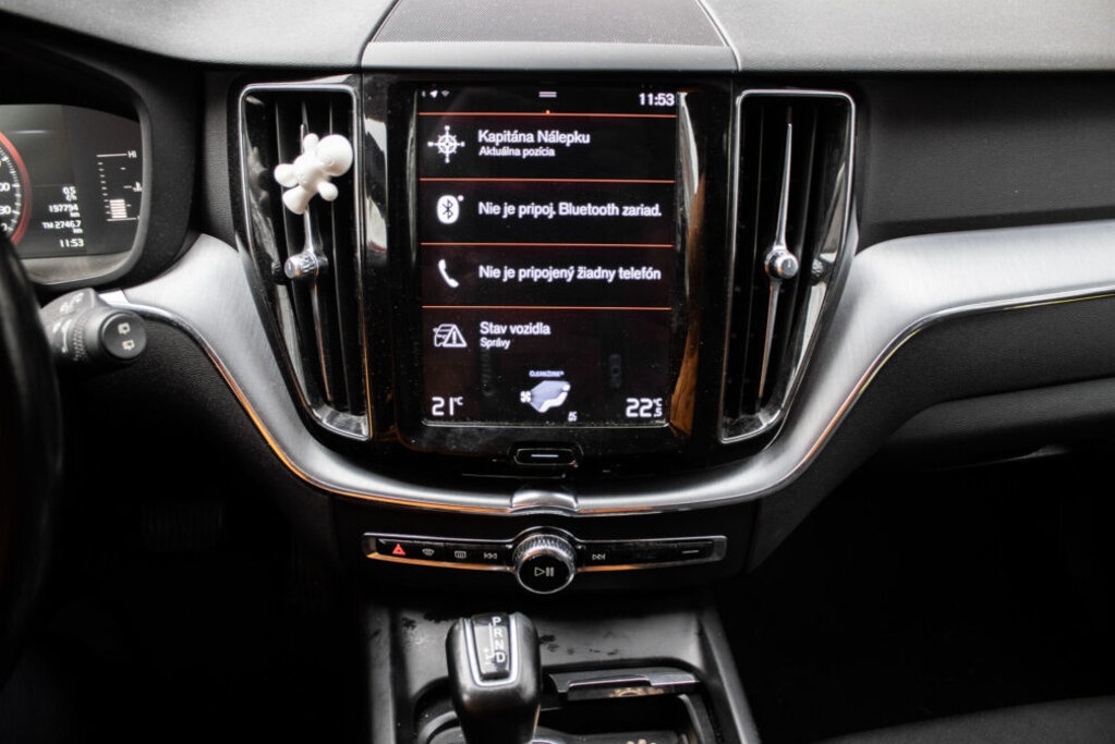 Volvo XC60 D4 Momentum, 140kW (2019) - 14