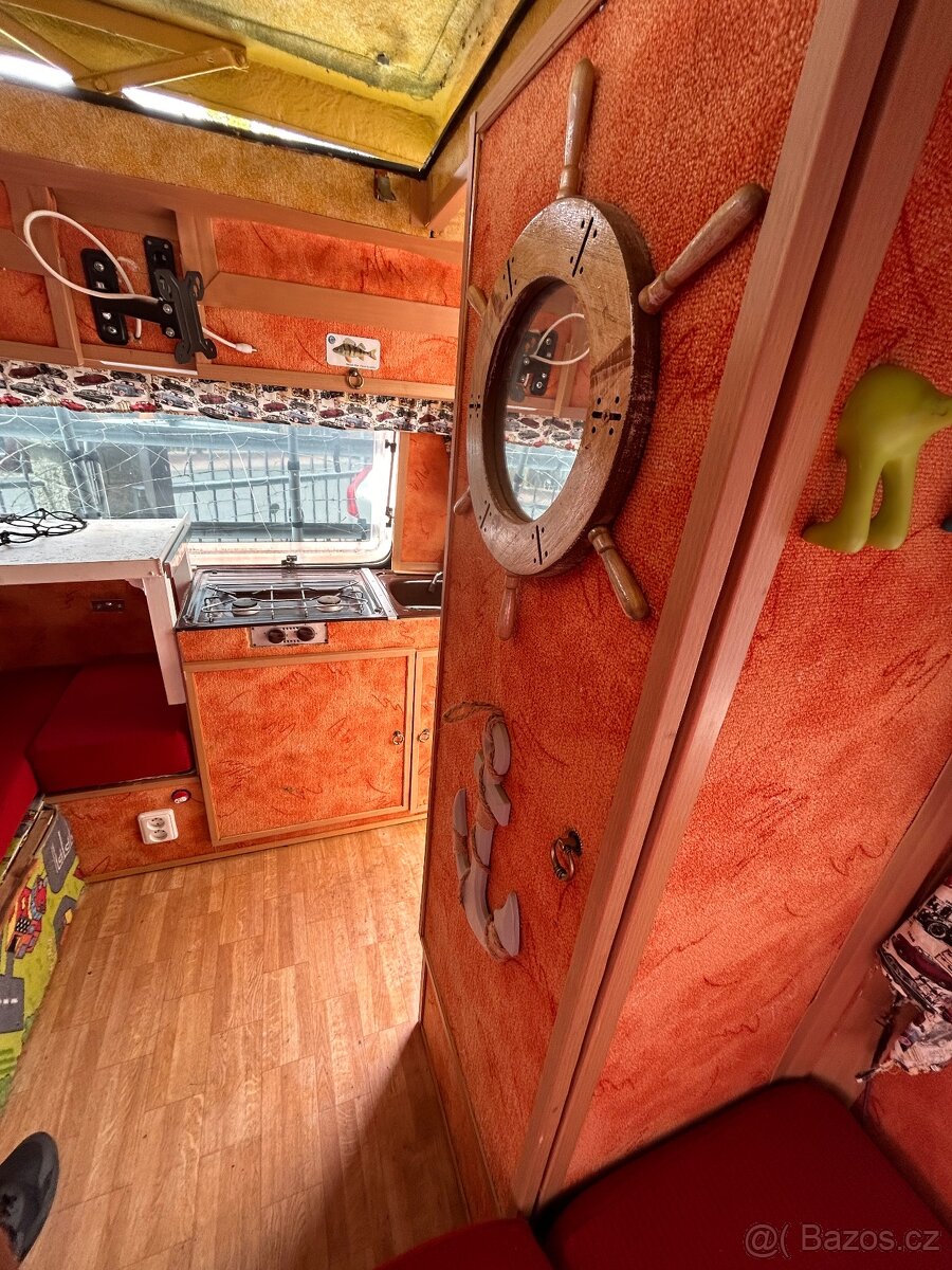 Karavan obytný do přírody na ryby + předstan - 14