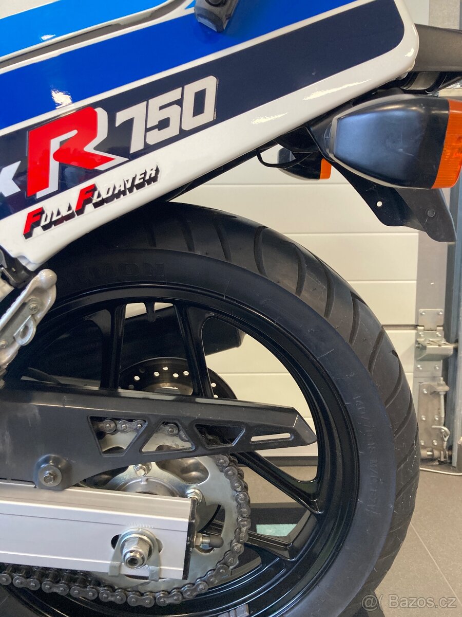 SUZUKI GSX-R 750 - 14