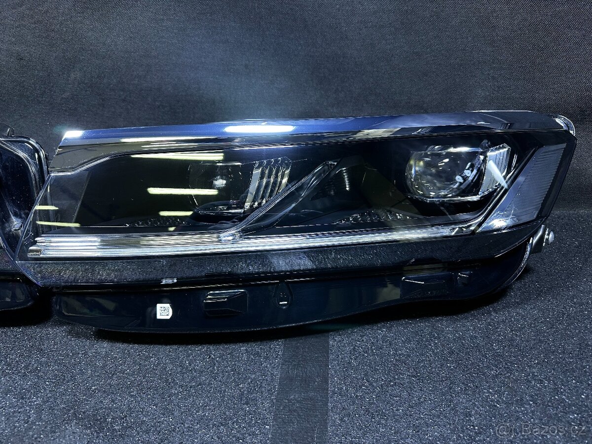 VW Touareg III 3 Predni svetla FULL Led Kapota - 14