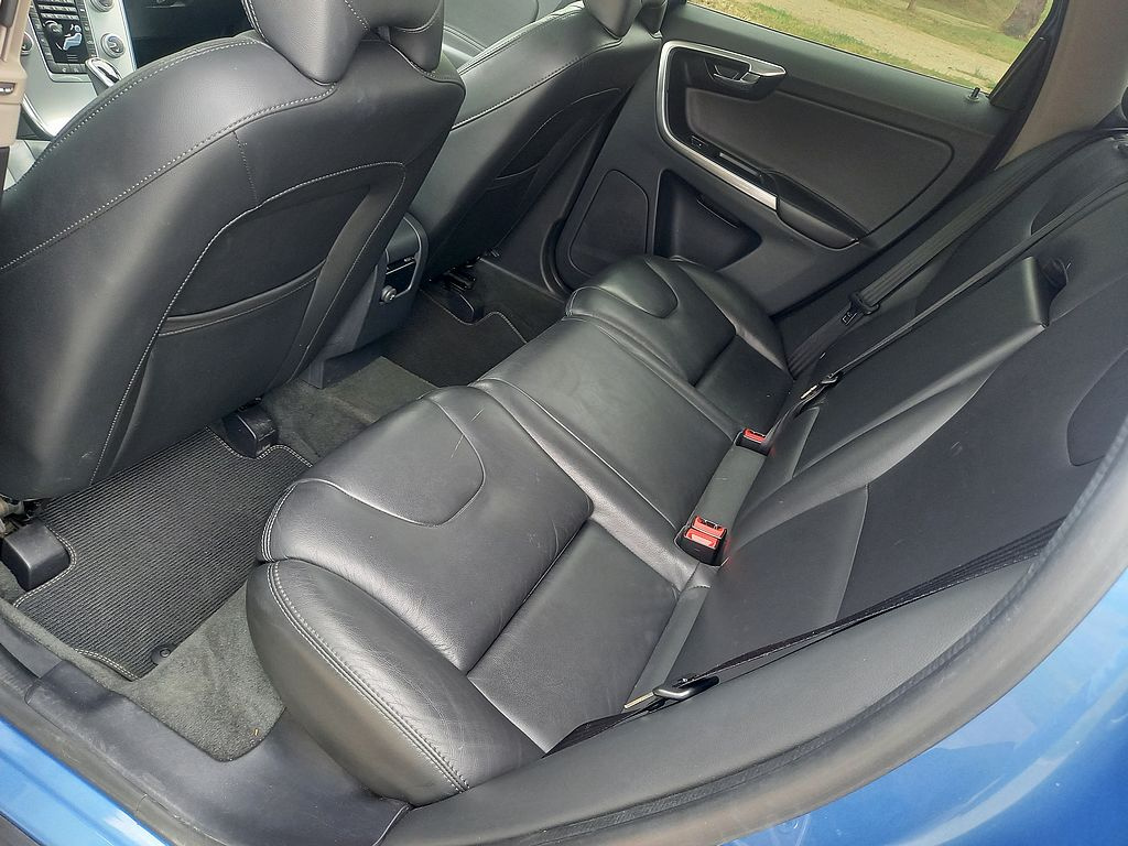 Volvo XC60 2.0D4 140kw+Automat+DPH+ROZVODY - 14