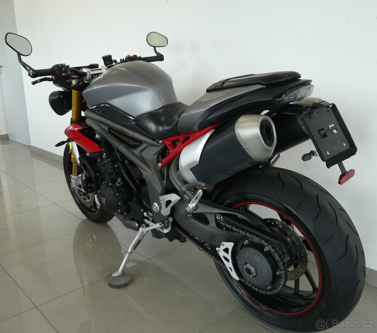 Triumph Speed Triple R 1050 - 14