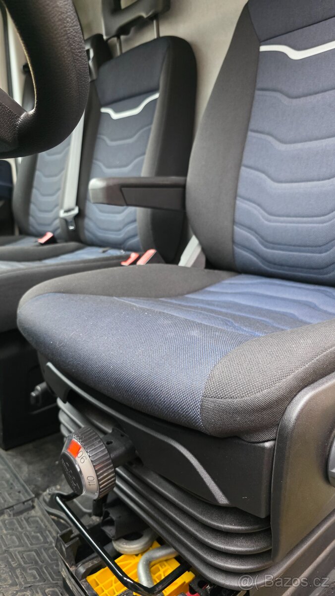 Prodám Iveco Daily 132kw automat 49.800km - 14