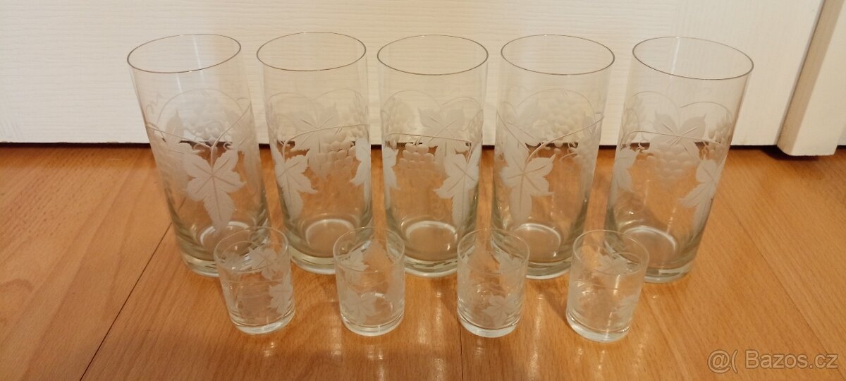 RŮZNÉ SKLENICE - 14
