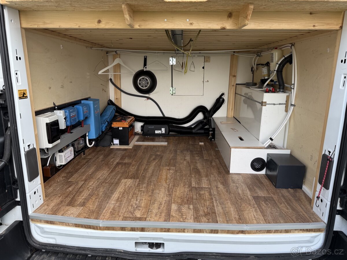 Obytný vůz - vestavba Ford Transit 2021, 6 míst, CZ - 14