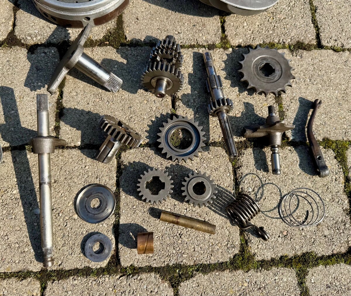 Manet M90 - rozebraný motor - 14