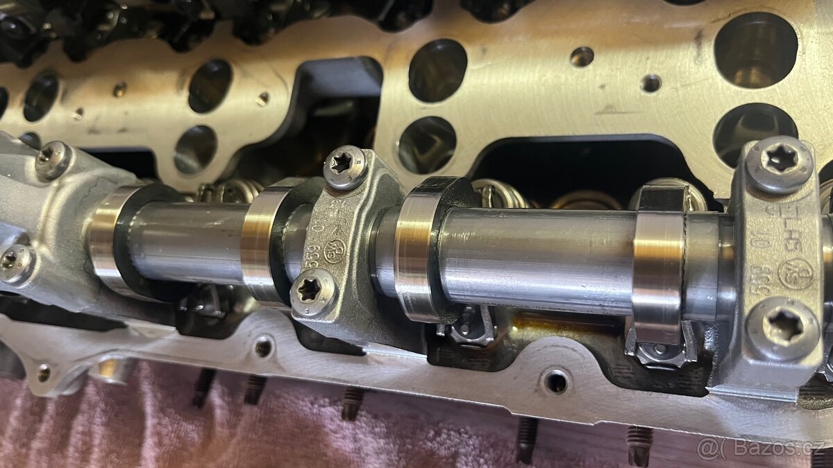 Hlavy motoru BMW N63B44 Twin Turbo - 14