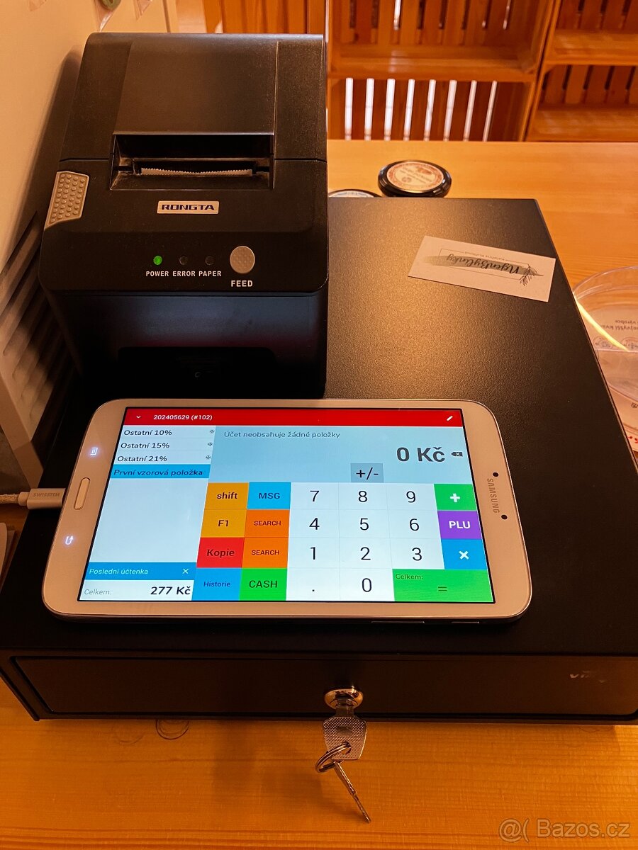 Prodám vybavení prodejny - regály, pult, atd - 14