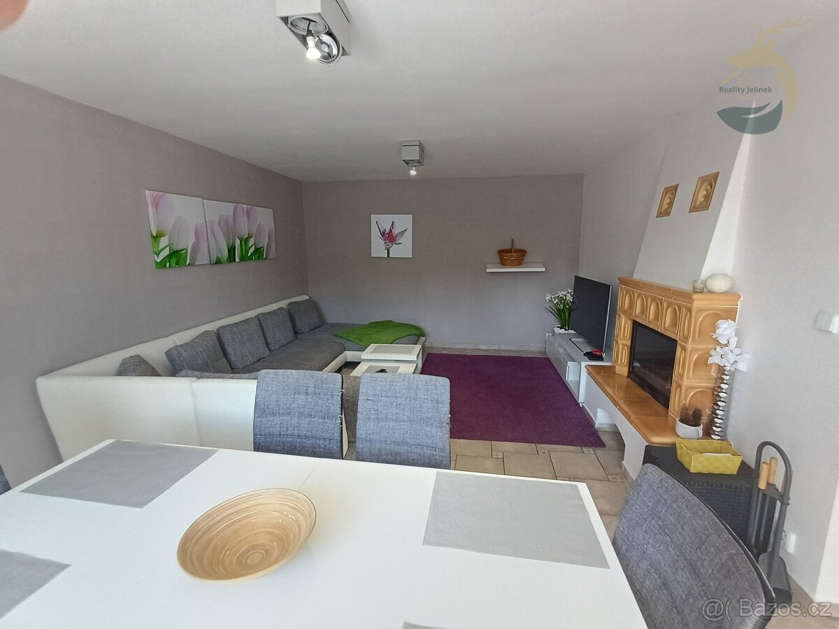 Apartmán 3+kk 93 m² s terasou 27 m², wellness a parkováním – - 14