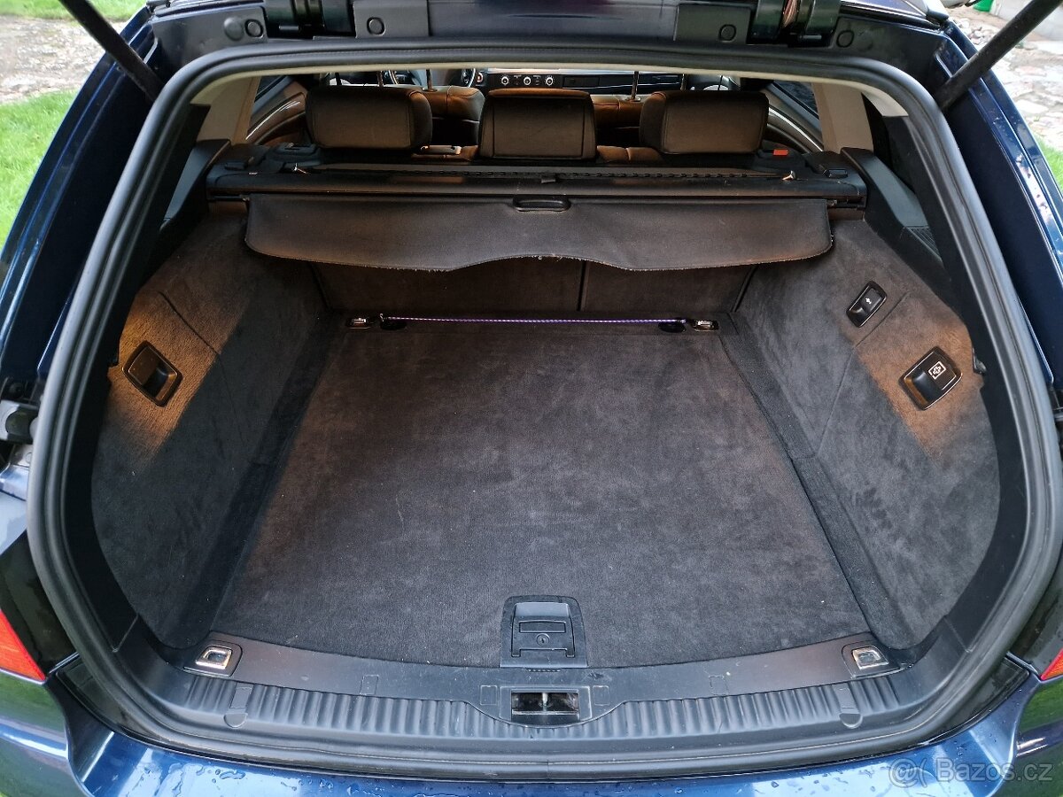 BMW e61 530i Touring LCI - Deep sea blue - 14