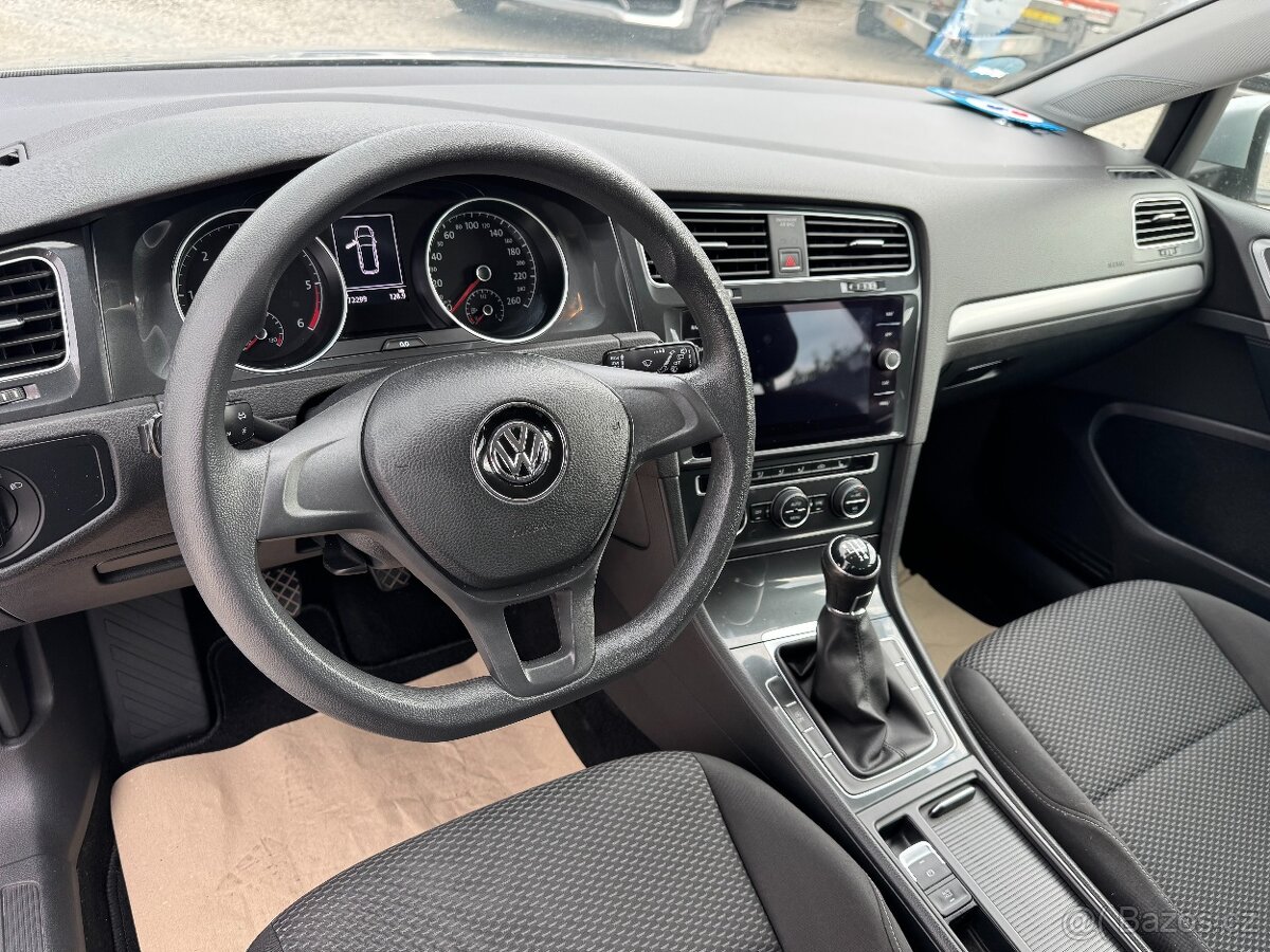 Volkswagen Golf 1.6 TDi 85KW Manuál Park.senzory Navi. - 14