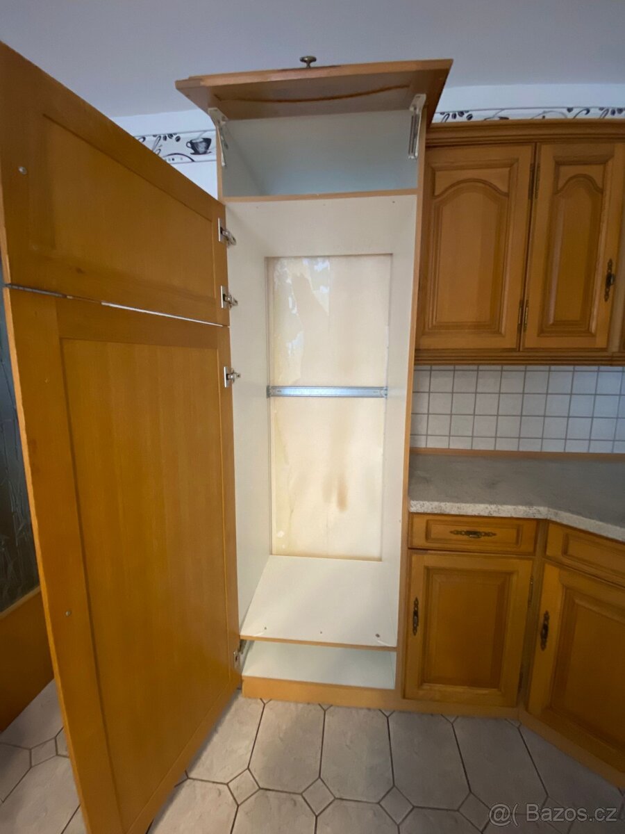 Kuchyňská linka – MASIVNÍ dvířka – SKLADEM - 14