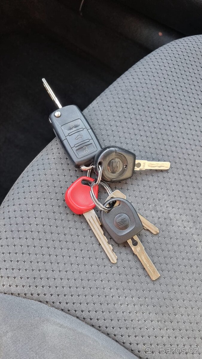 Seat Leon 1.6 nová STK - 14