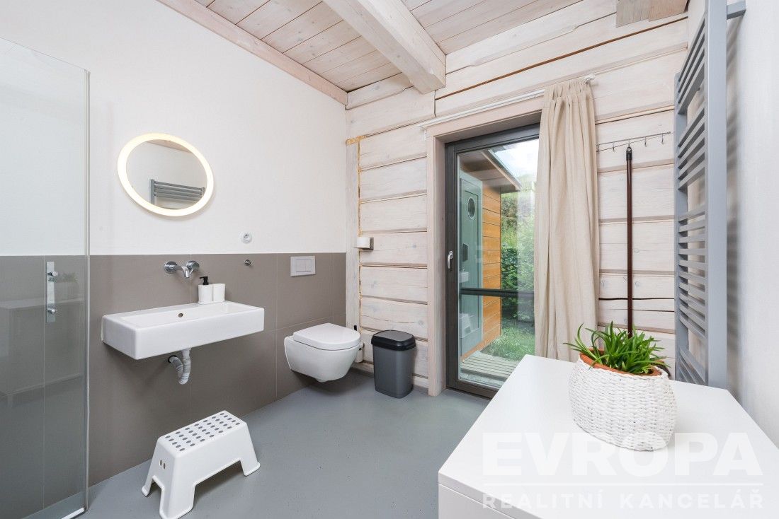 Prodej jedinečné nemovitosti obklopeného přírodou v Senešnic - 14