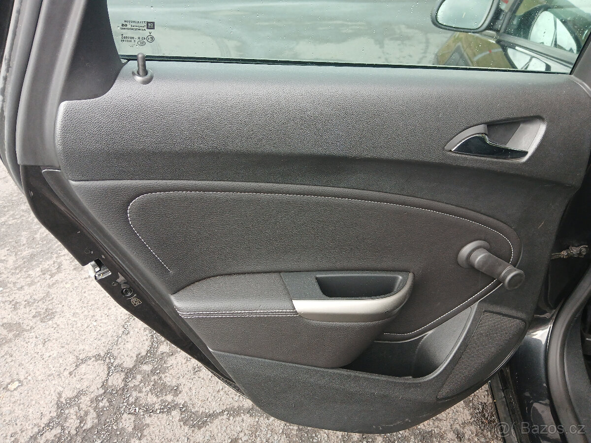 Opel Astra Com 1.6i Jen 98.000 Km serviska - 14