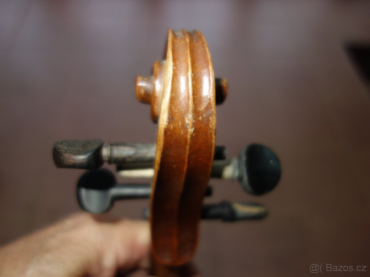 Dvoje housle, cena je dohromady - 14