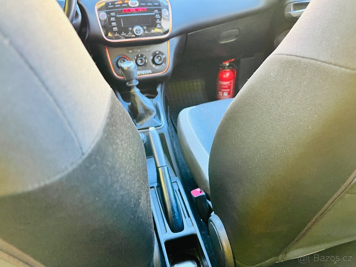 FIAT PUNTO 1.2 i BENZÍN ALU KOLA 5 DVEŘÍ NAJETO JEN 117 TIS - 14