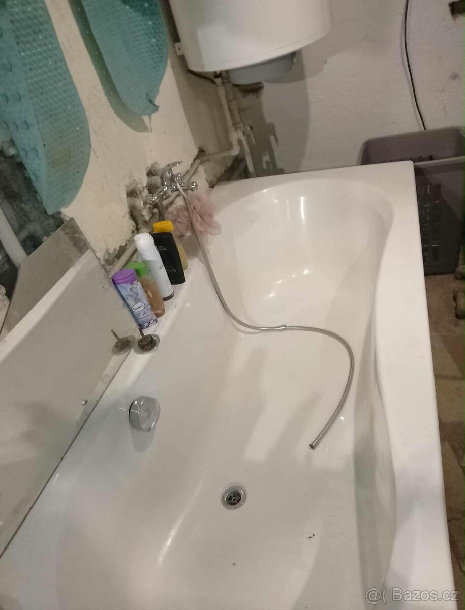 Velký rodinný dům k rekonstrukci - 14