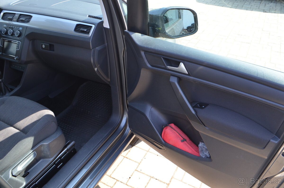 PRODÁM VW CADDY MAXI 2.0TDI 4MOTION 2017 150PS - 14