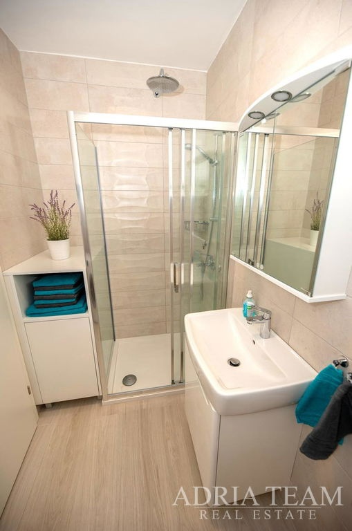 CHORVATSKO- EXKLUZIVNÍ APARTMÁN – PRVNÍ ŘADA U MOŘE POVLJAN - 14