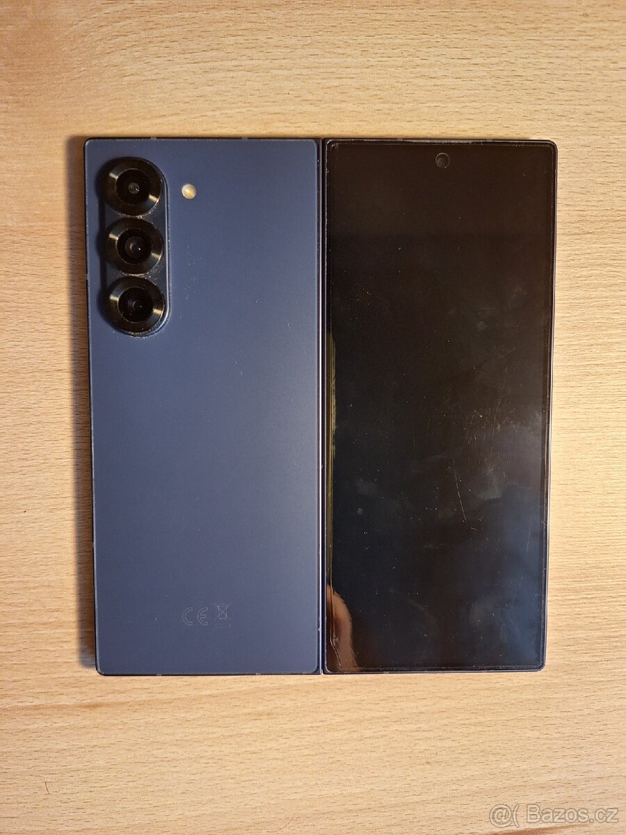 Galaxy Z Fold6 12/256GB Navy Blue, bohaté příslušenství - 14