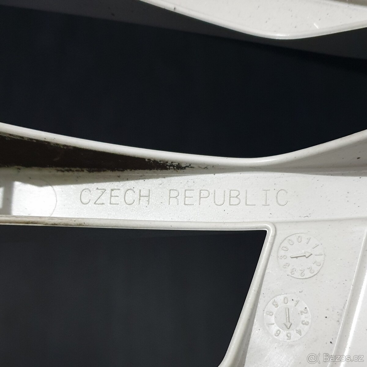 Poklice Peugeot 17" ORIGINÁLNÍ č. A15 - 14