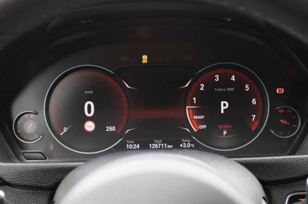 BMW 440i xDrive z roku 2018 - 14