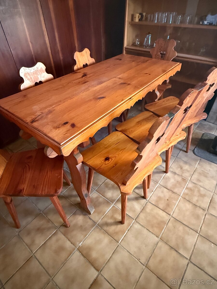Masivní stůl s židlemi - 14