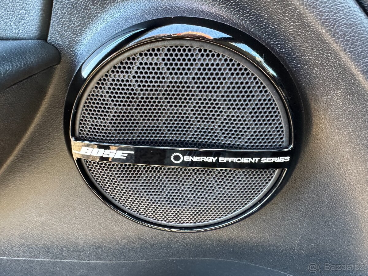 RENAUL MÉGANE 2012 KOMBI 96kw SERVISKA BOSE TOP STAV - 14