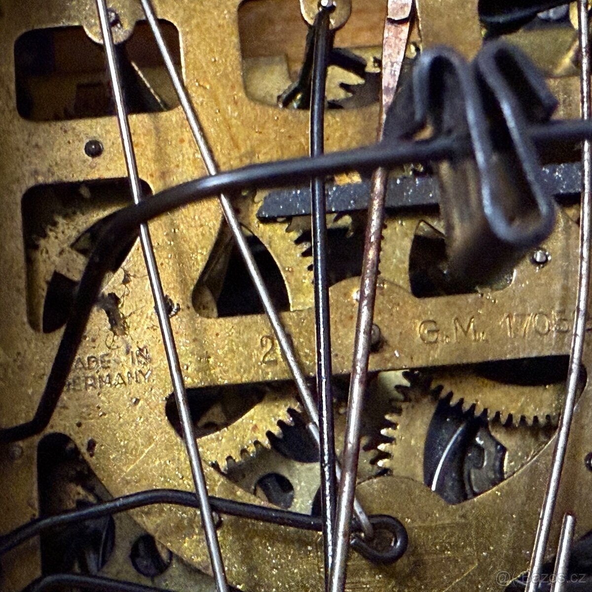 Staré dřevěné unikátní kukačky vyřezávané plně funkční - 14