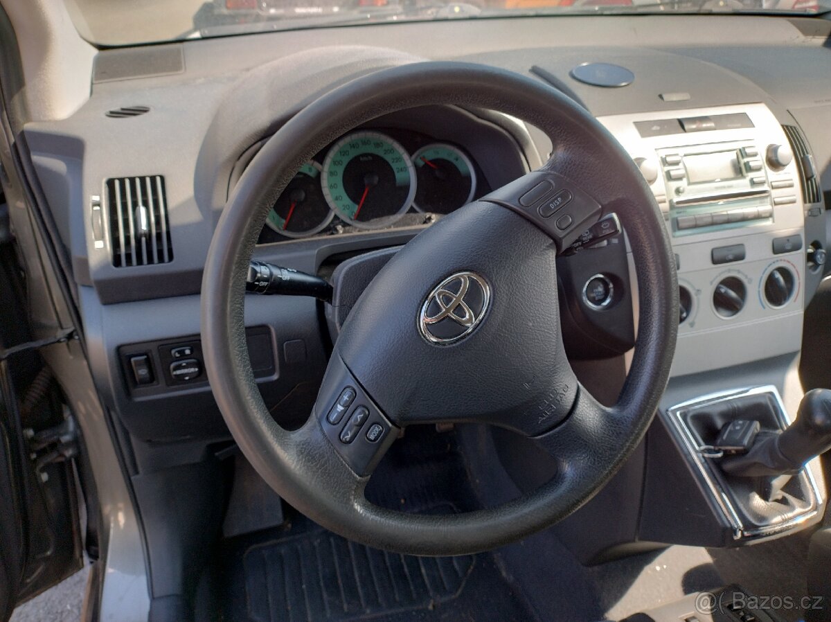 Toyota Corolla Verso 2,2d 7 MÍST 2006, zavěs, STK - 14